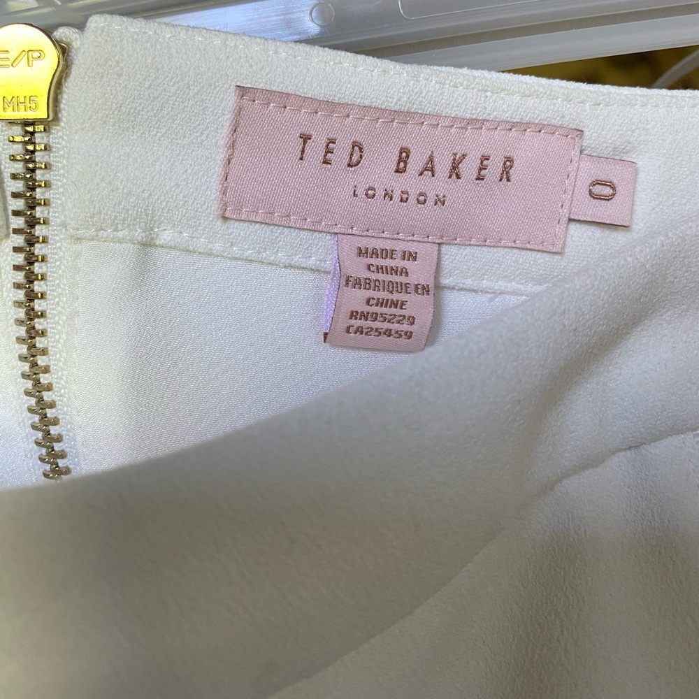 Ted Baker White Pleated Mini Skirt Ted Size 0, US size 2 - Picture 4 of 8